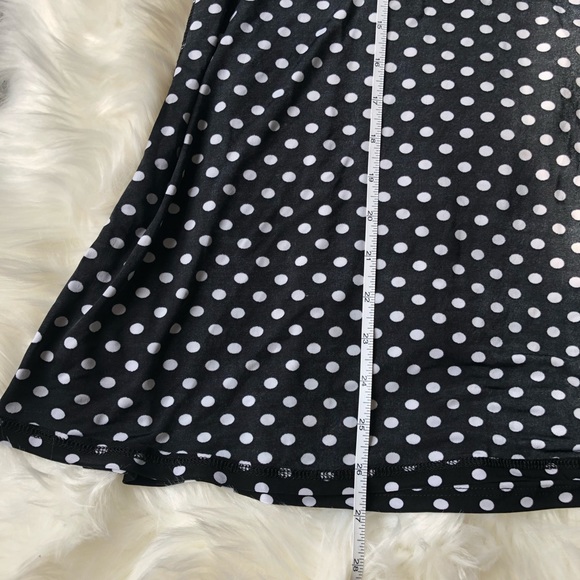 Large size lose fit polka dot blouse. - Picture 6 of 7